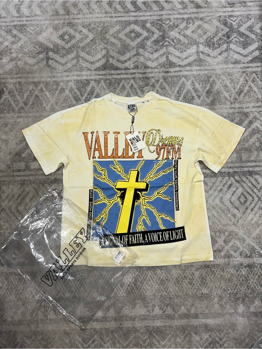 Valley dreams Yellow Graphic Short Sleeve Tee